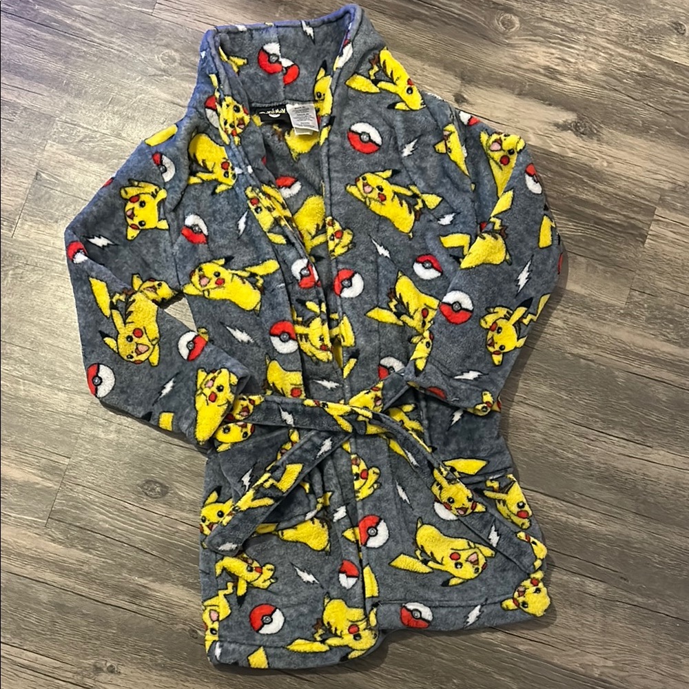 Pikachu Pokémon fleece robe size 8